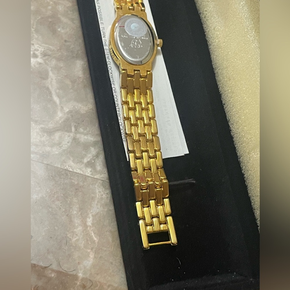 Elizabeth Taylor White Diamonds Collection Ladies Goldtone Watch & Box UNTESTED - Picture 9 of 10